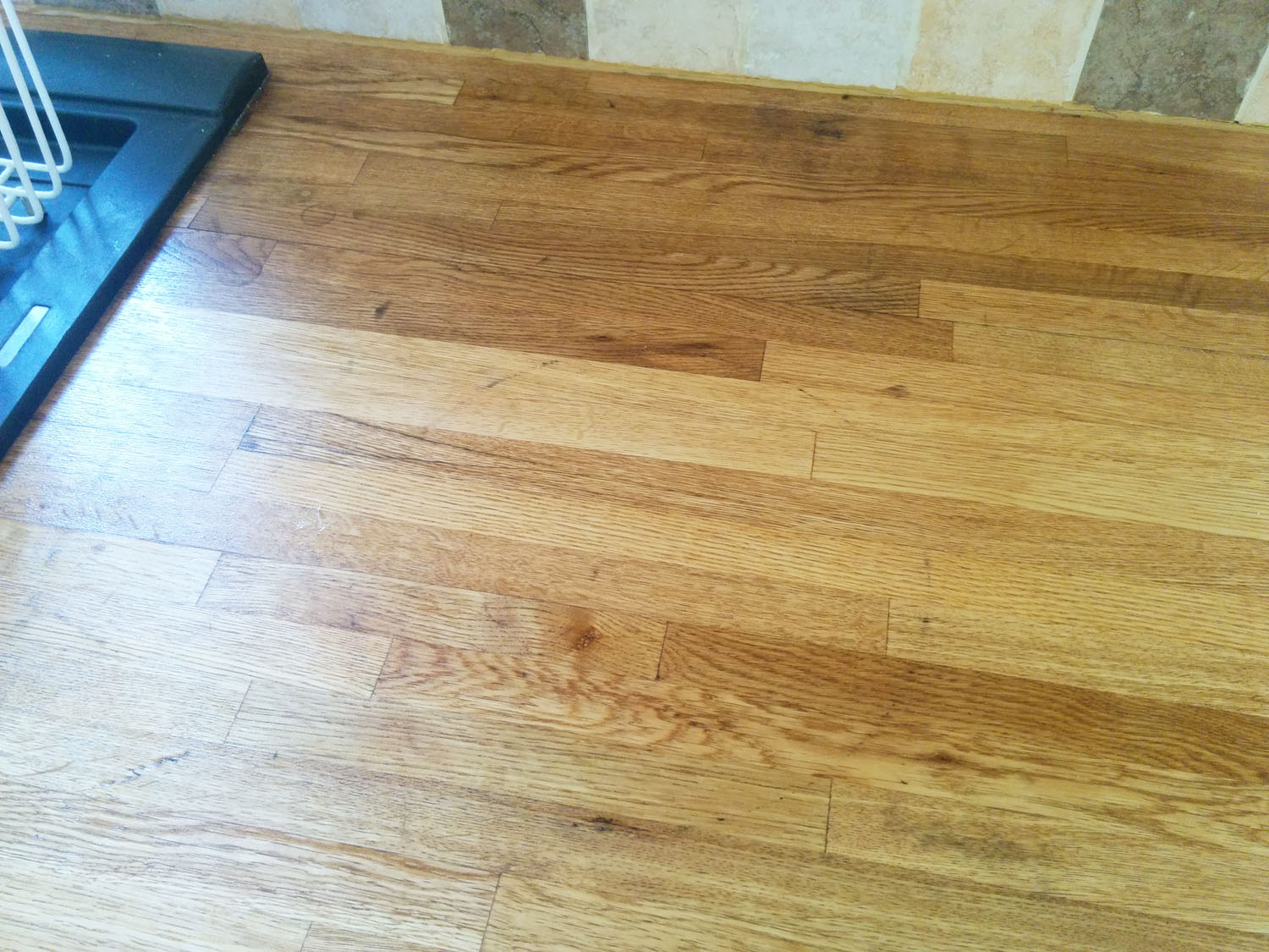 Kitchen worktop after oiling 1