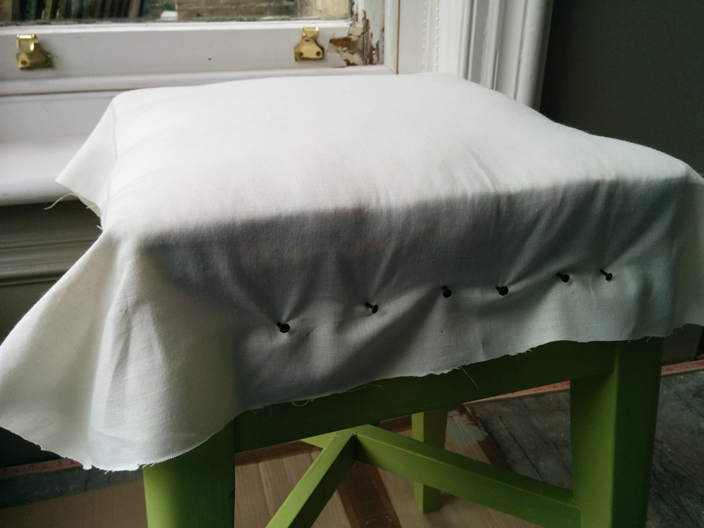 Kitchen stool makeover - cotton cover