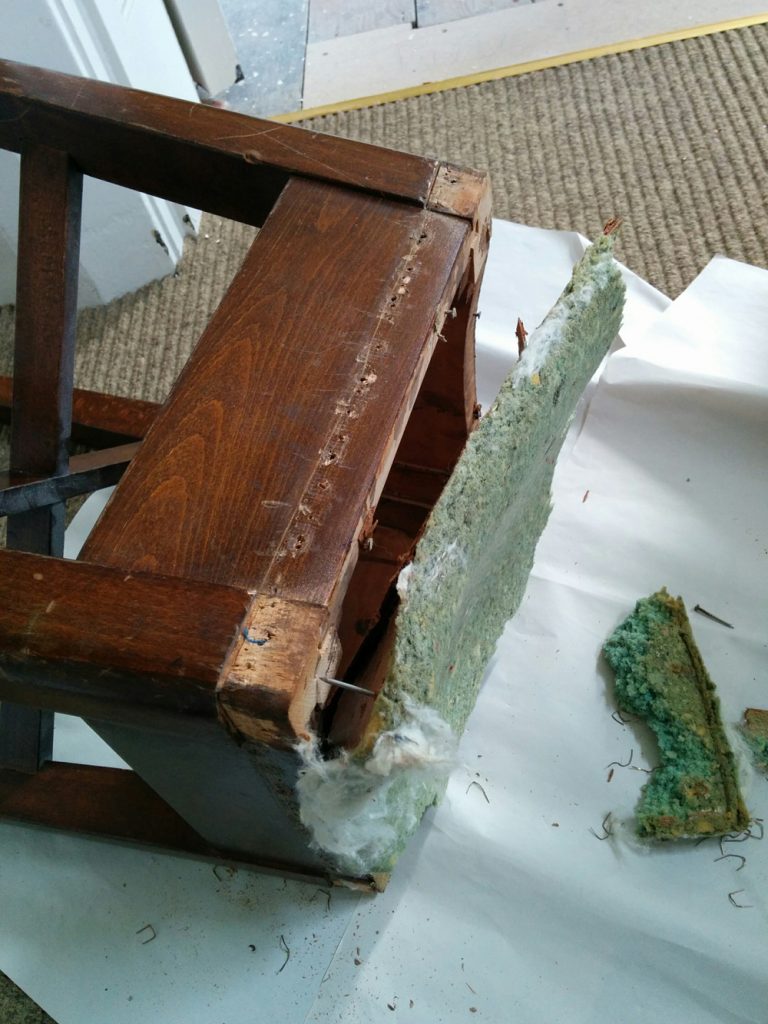 Kitchen stool - removing the staples