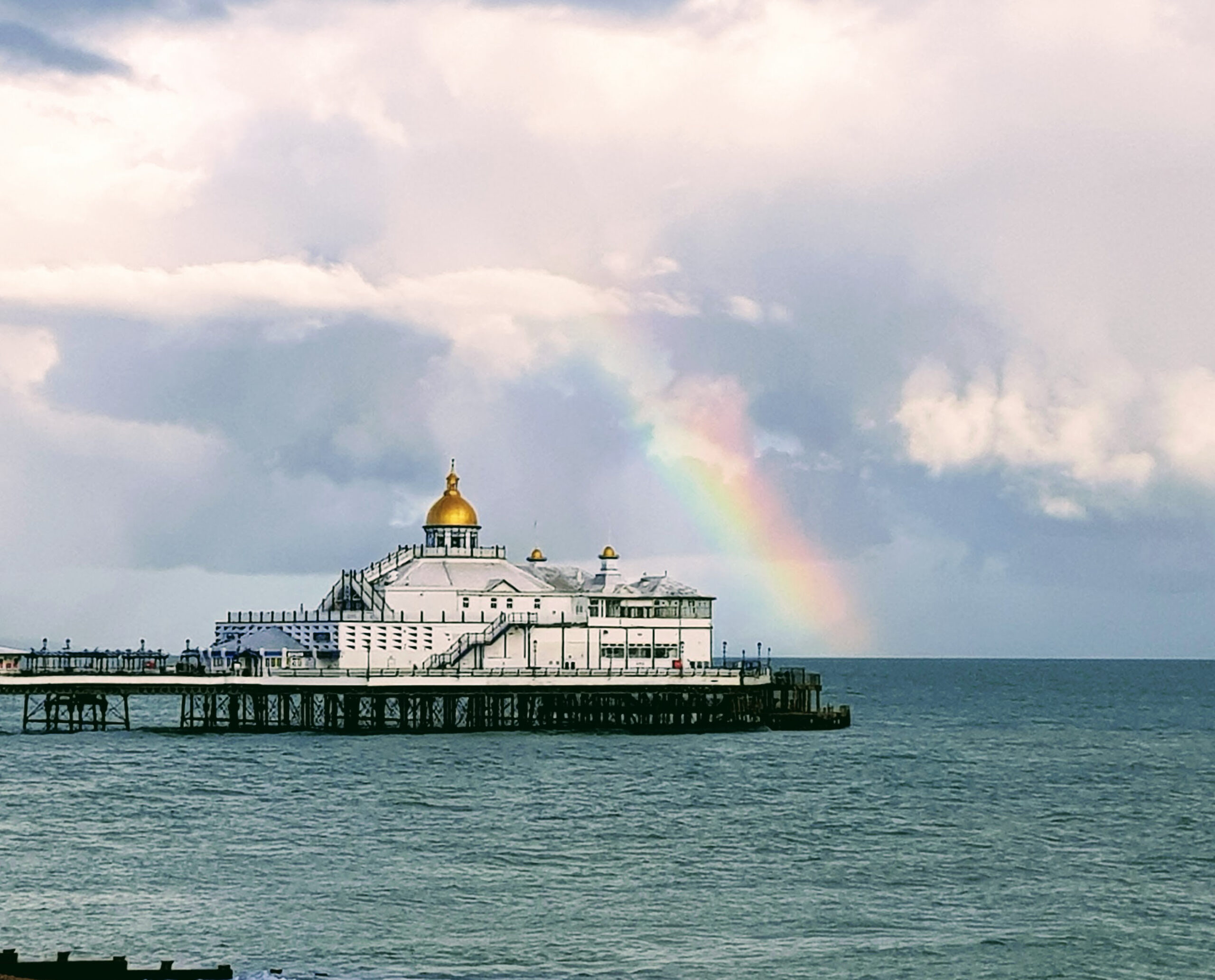 rainbow-over-eastbourne pier